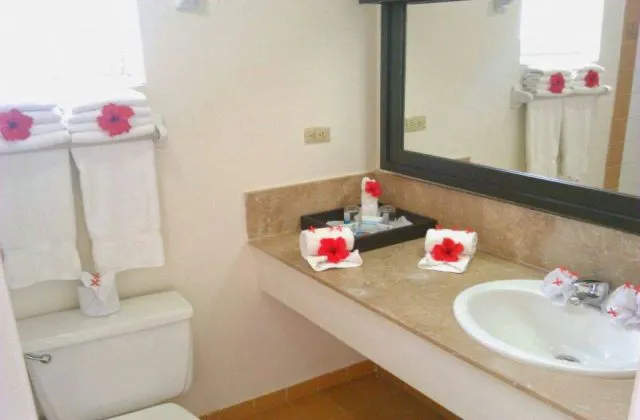 Hotel Puerto Plata Village room bathroom